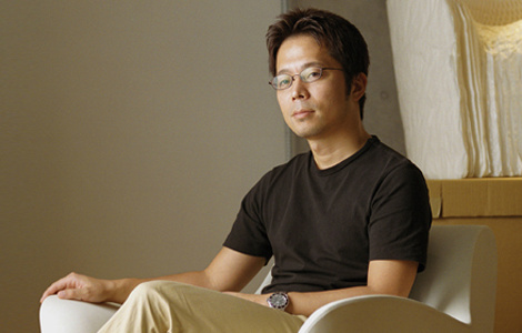 Токуджин Йошиокa — дизайнер года
