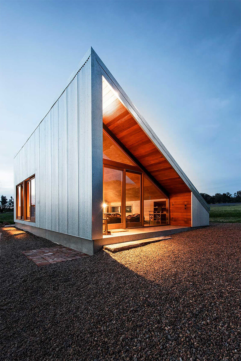 Cameron Anderson Architects (Австралия). Автономный дом-треугольник