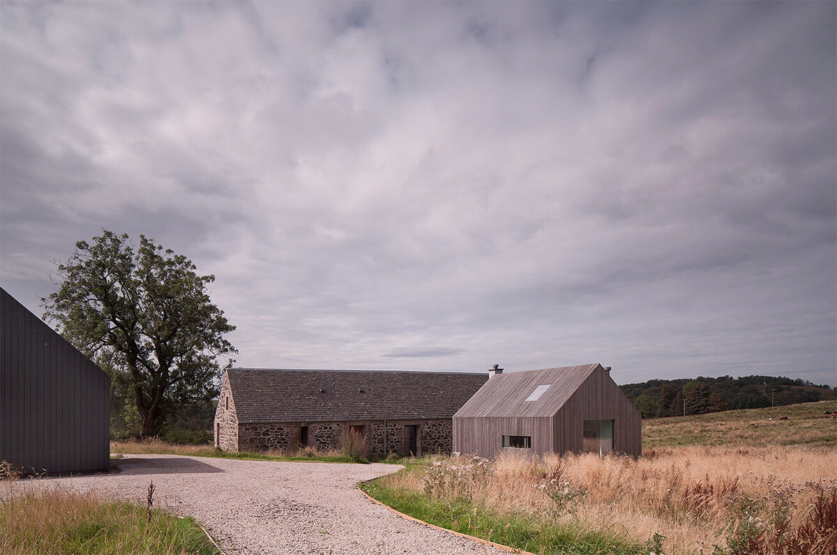 Фото — Дизайнерська студія Енн Нісбет облаштувала будинок у кам'яній руїні в графстві Ейршир
