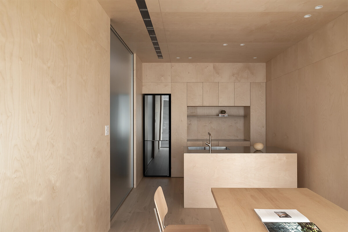 Кухня в оздобленні з фанери з металевими деталями, Тайбей